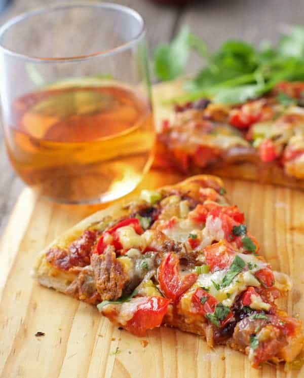 https://www.vindulge.com/wp-content/uploads/2015/10/Smoked-Brisket-Pizza-and-Wine-Pairing.jpg