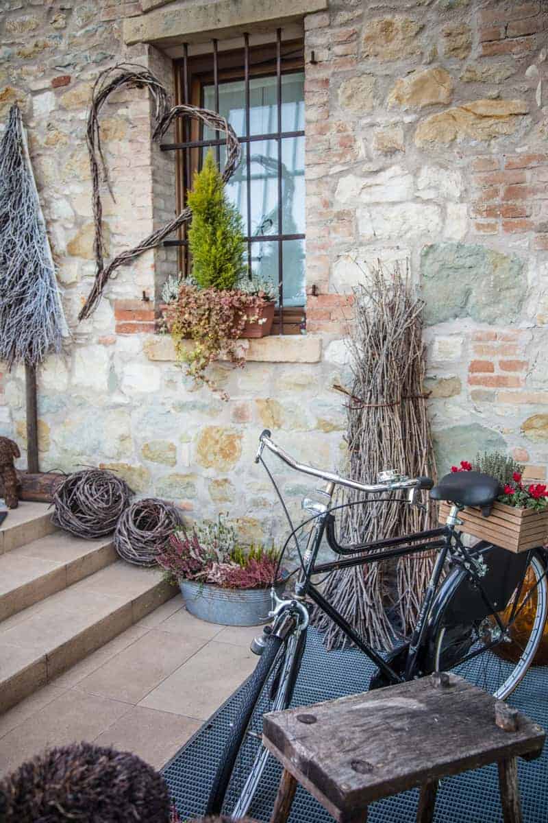 Rustic Bicycle outside of a restaurant in Italy 