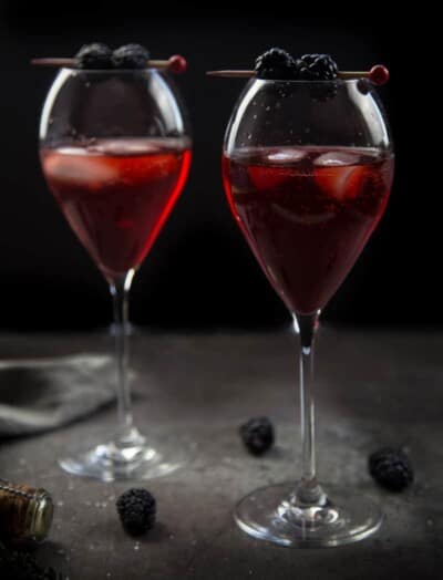 Blackberry Aperol Spritz Cocktail Recipe -- Inspired by the Classic