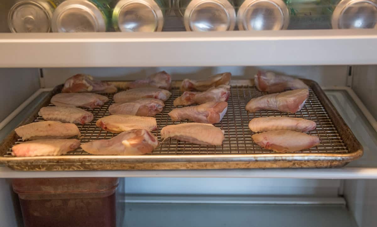 https://www.vindulge.com/wp-content/uploads/2020/01/Chicken-wings-dehydrating-in-fridge.jpg