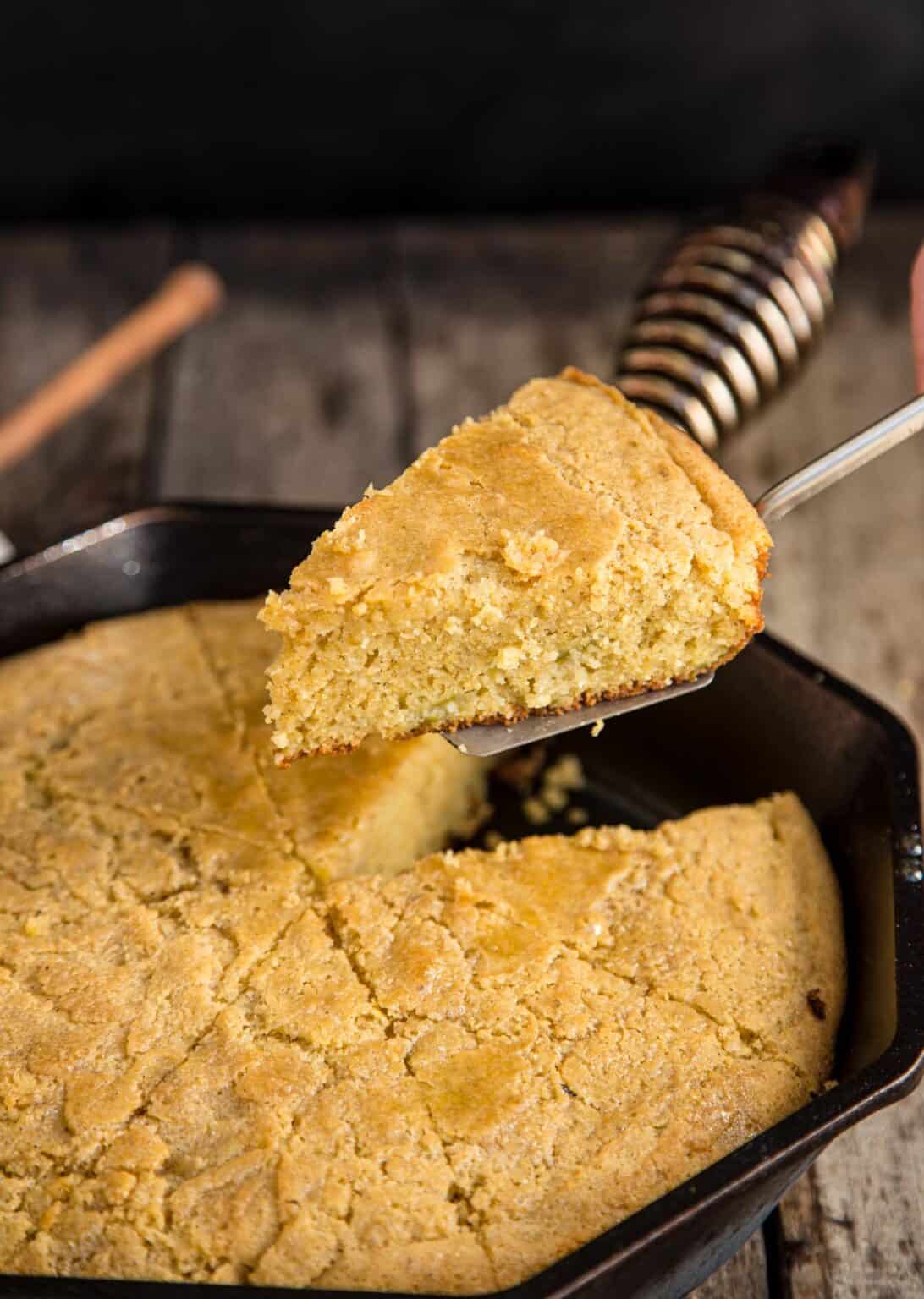 Skillet Cornbread with Smoked Honey (on the Grill) - Vindulge