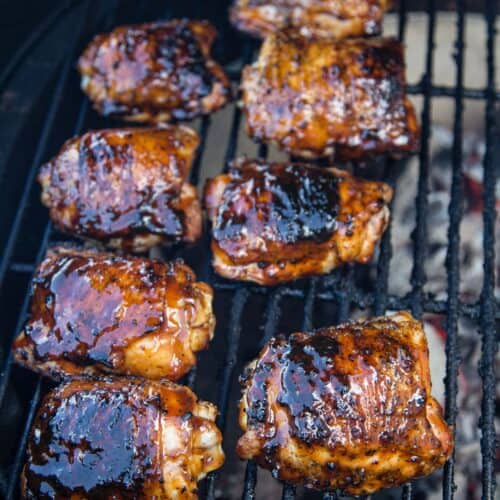 https://www.vindulge.com/wp-content/uploads/2020/05/Grilled-Chicken-Thighs-cooking-on-grill-500x500.jpg