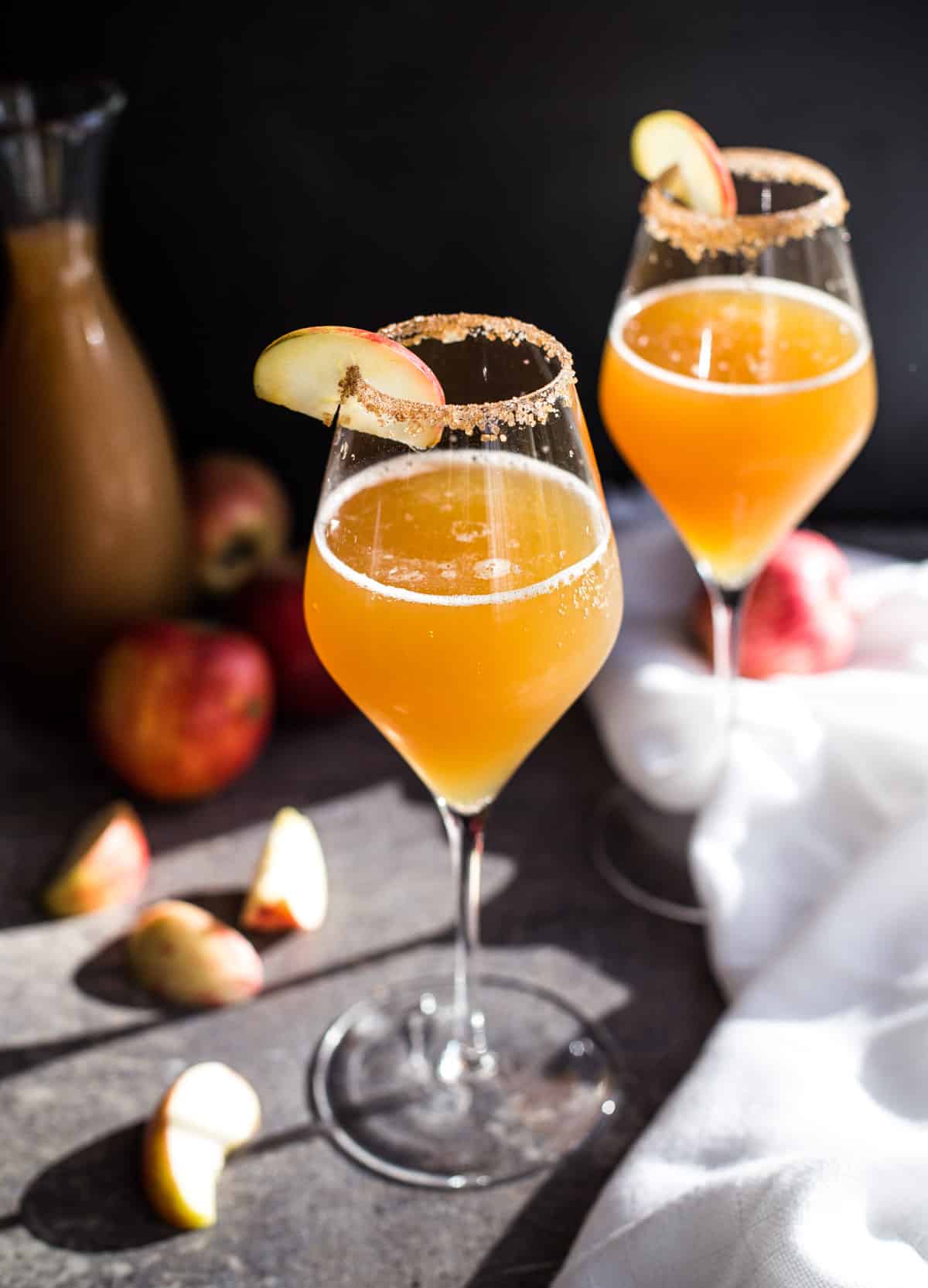 https://www.vindulge.com/wp-content/uploads/2020/11/Apple-Cider-Mimosa.jpg