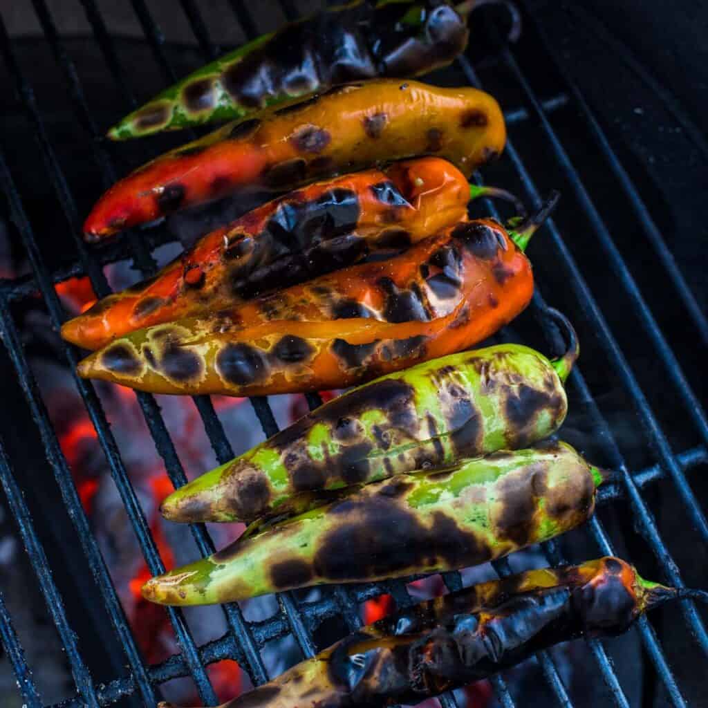 How To Roast Green Chiles in the Grill or Oven - Vindulge